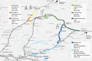 Eine detaillierte Stadtkarte, die die Bahnroute von München nach Frankfurt mit markierten Haltestellen, Umgebung und zusätzlichen Bahninformationen hervorhebt.