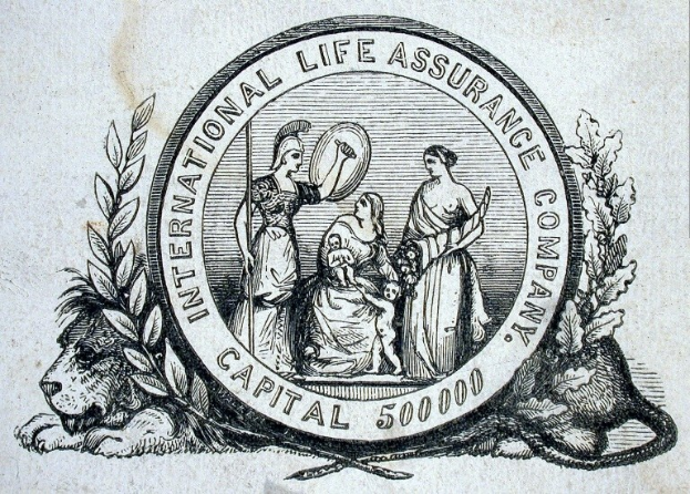 Schwarze und weiße Zeichnung des Logos der International Life Assurance Company, das Menschen mit Gegenständen zeigt, umgeben von Blättern und Text auf Papier.