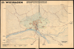 Alte Karte von Wiesbaden, Deutschland, gerahmt und detailliert mit Straßen, Gebäuden und Sehenswürdigkeiten sowie Text zu Bevölkerung, Straßen und bemerkenswerten Orten.