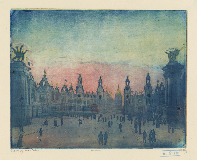 Ein Bild eines Stadtplatzes mit Menschen, umgeben von Gebäuden und Statuen, mit Text unten.