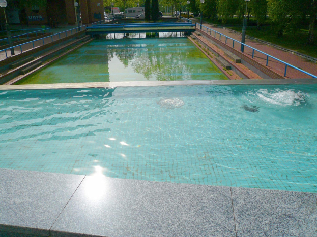 Am Sonntag: Raffteich Schwimmbad öffnet später