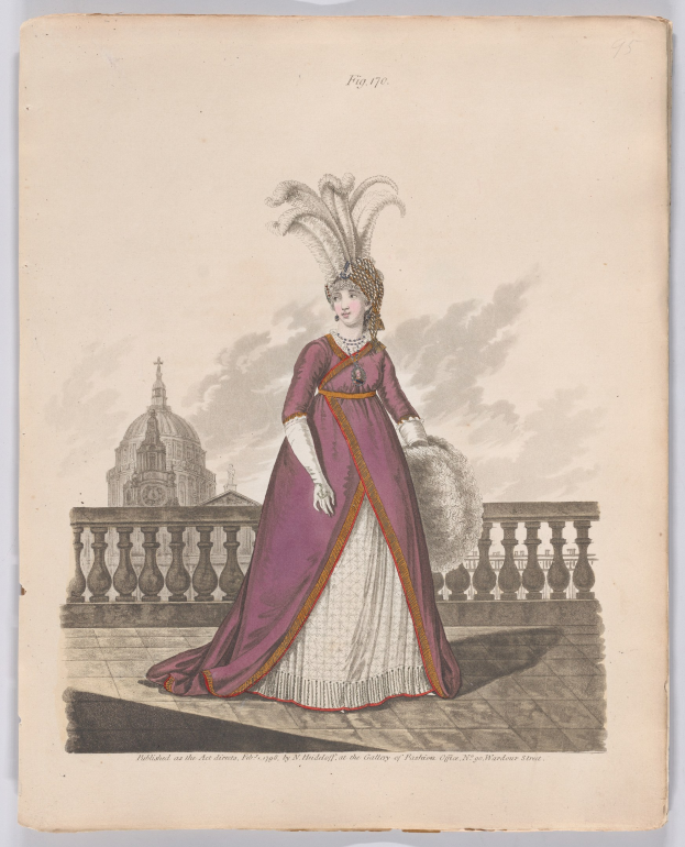 Frau in einem purpurfarbenen und weißen Kleid mit Federkopfschmuck, die an einem Geländer steht, mit einem Gebäude und Wolken im Hintergrund, überlagert mit dem Text "Fashion of New York, New York Street, 1790."