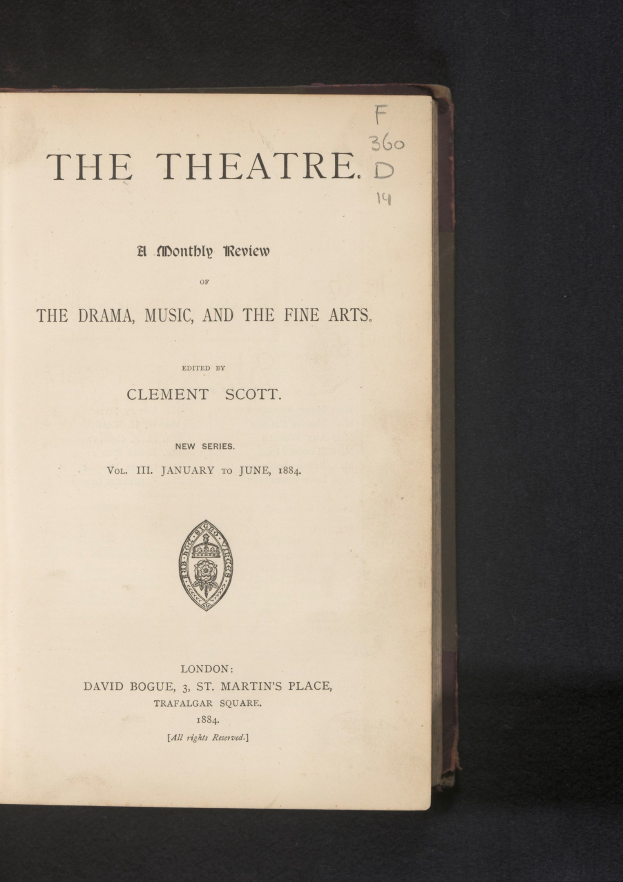 Offenes Buch mit dem Titel 'The Theatre: A Monthly Review of the Drama, Music, and the Fine Arts' mit sichtbarem Text und einem Logo auf der Seite.