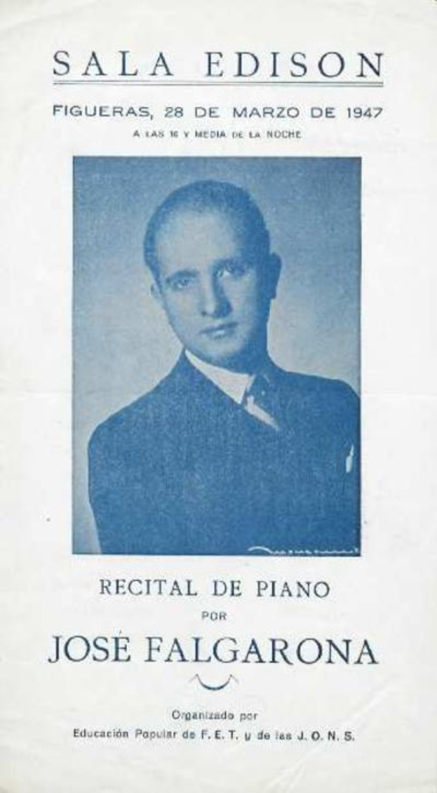 Ein Zeitungsartikel mit einem Foto des Pianisten Jose Falgarona in einem schwarzen Anzug und einem weißen Hemd, mit der ├ťberschrift "Recital de Piano", der ihn konzentriert am Piano spielt.